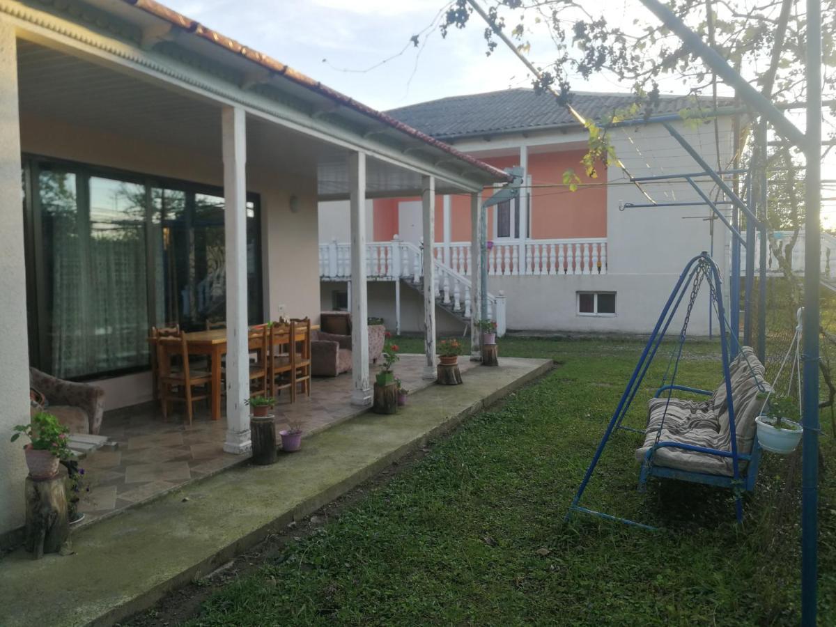 Nini'S Sweet House Hotel Matkhoji Kültér fotó