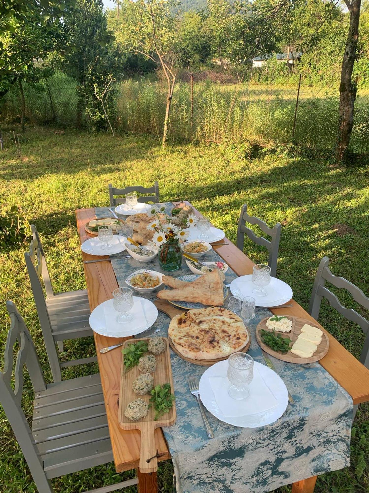 Nini'S Sweet House Hotel Matkhoji Kültér fotó
